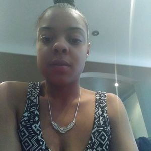 Meet your Posher, Suzette